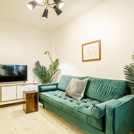 Apartment 189: Upper East Side
